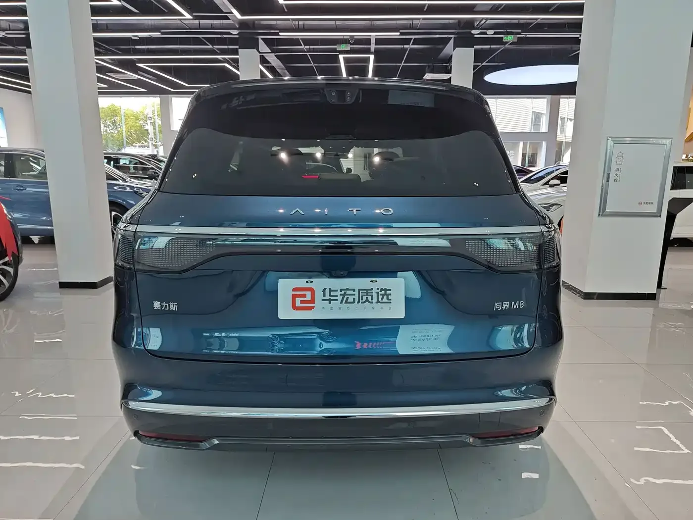 AITO Wenjie AITO M8 2025 Model Extended Range Ultra Edition 53.4kWh 5-Seater — Фото автомобиля 4