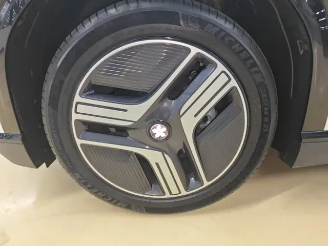 Changan Qiyuan E07 — Фото автомобиля 22