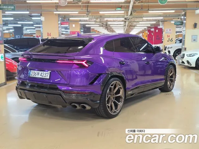 Lamborghini Urus — Фото автомобиля 3