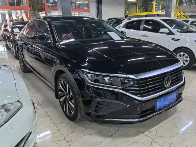 Volkswagen Passat — Фото автомобиля 3