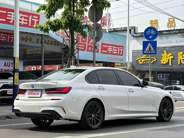 BMW 3 Series — Фото автомобиля 3