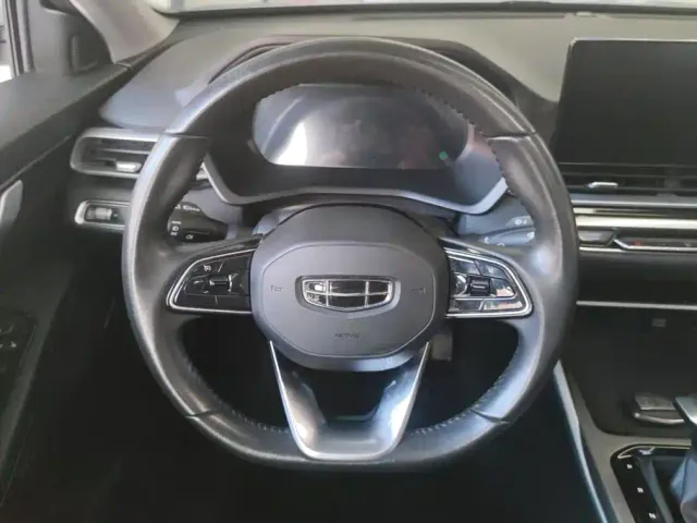 Geely Emgrand — Фото автомобиля 15