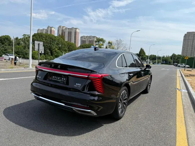 Hongqi H5 — Фото автомобиля 10