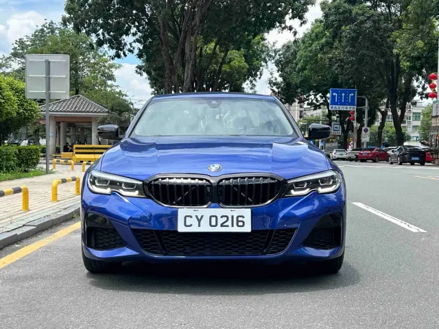 BMW 3 Series — Фото автомобиля 2