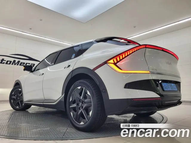 Kia EV6 — Фото автомобиля 2