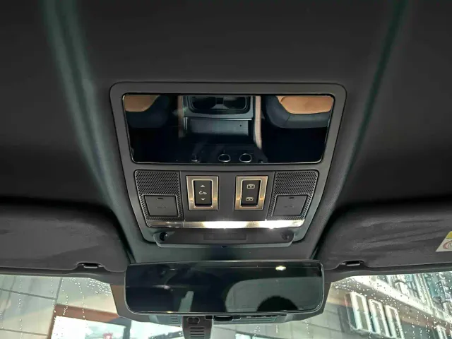 Land Rover Defender — Фото автомобиля 13