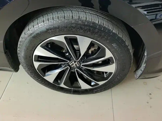 Volkswagen Passat — Фото автомобиля 6