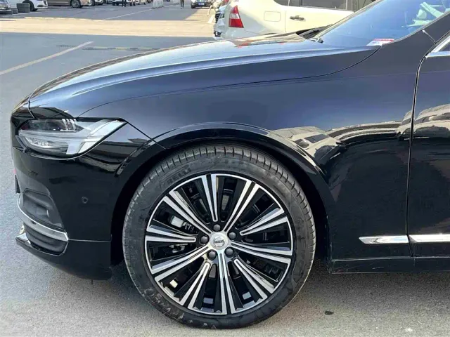Volvo S90 — Фото автомобиля 5