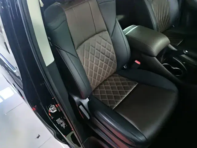Forthing Fengxing M7 — Фото автомобиля 24