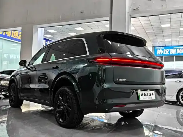 Li Auto L8 — Фото автомобиля 5