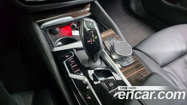 BMW 5 Series G30 — Фото автомобиля 9