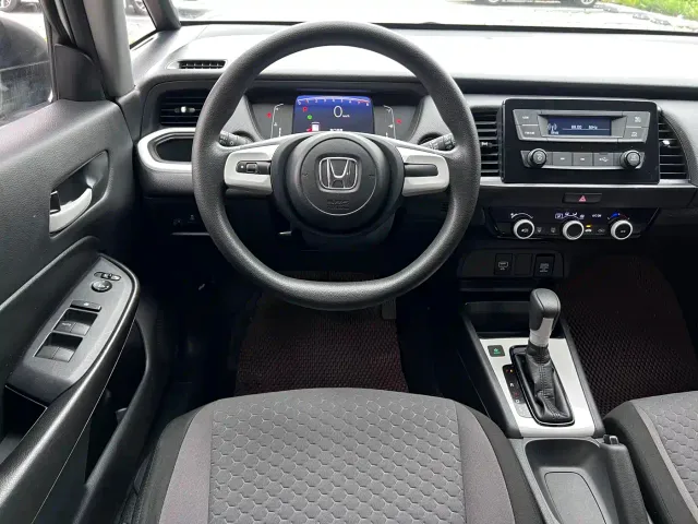 Honda Fit — Фото автомобиля 8