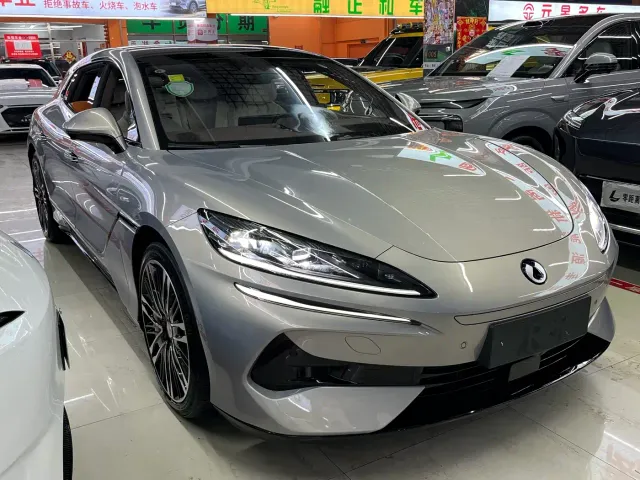 Denza Z9GT — Фото автомобиля 3