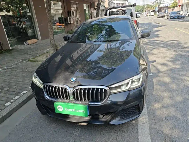 BMW 5 Series — Фото автомобиля 2