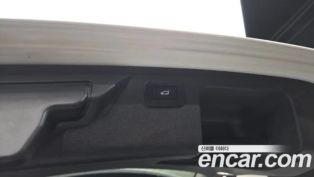 Land Rover Discovery Sport — Фото автомобиля 8