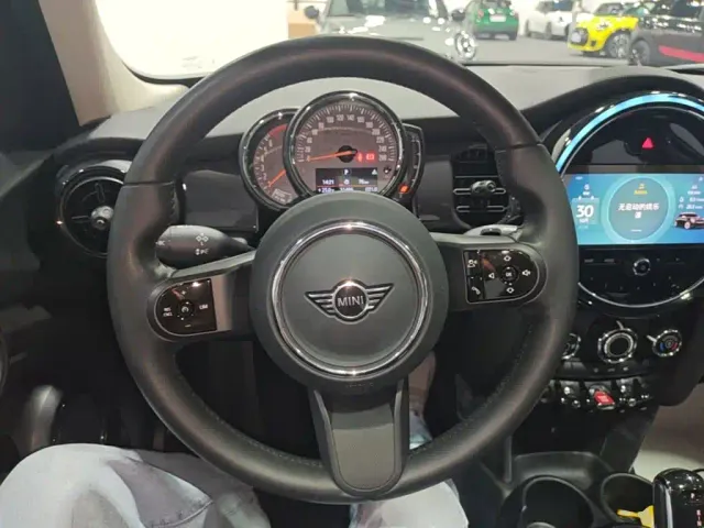 MINI Hatch — Фото автомобиля 10