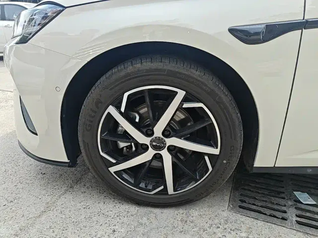 BYD Seal 07 DM-i — Фото автомобиля 22