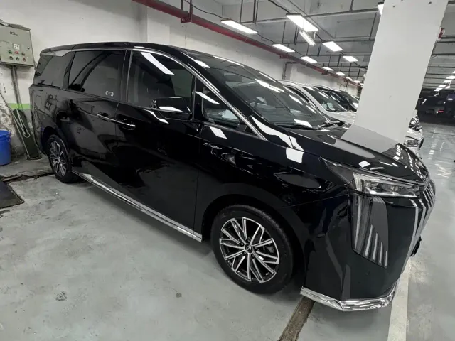 GAC Trumpchi M8 — Фото автомобиля 17