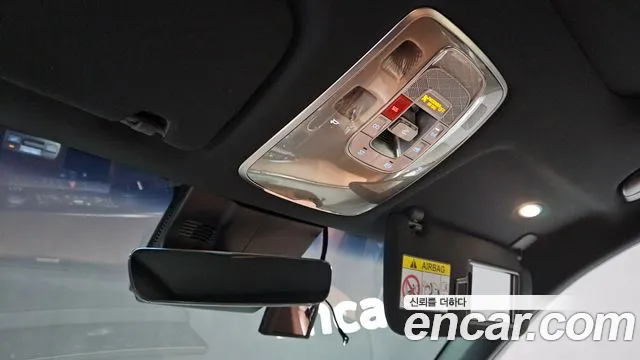 Genesis GV70 — Фото автомобиля 25