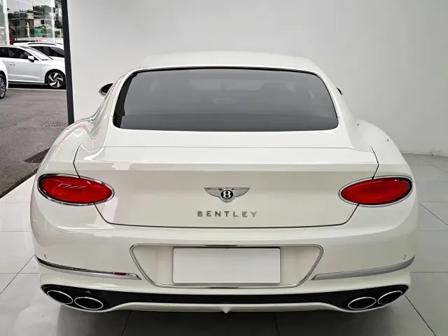Bentley Continental 2022 4.0T GT V8 — Фото автомобиля 17