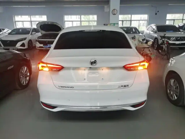 Buick Verano — Фото автомобиля 5