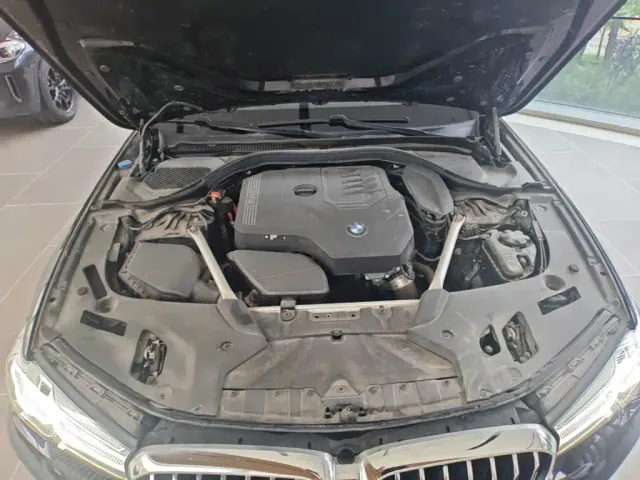 BMW 5 Series — Фото автомобиля 19