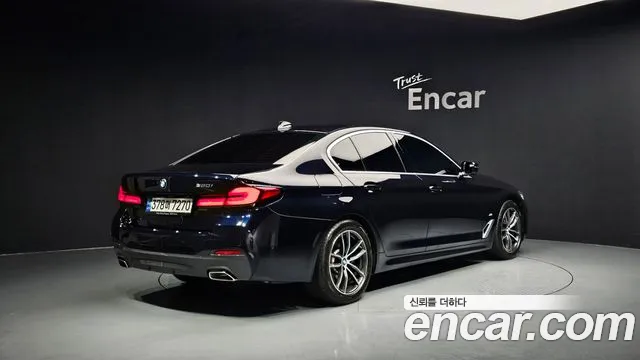 BMW 5-Series — Фото автомобиля 2