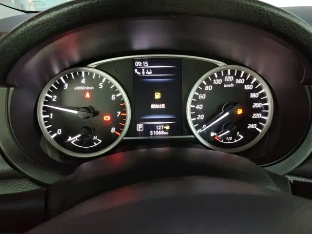 Nissan Tiida — Фото автомобиля 11