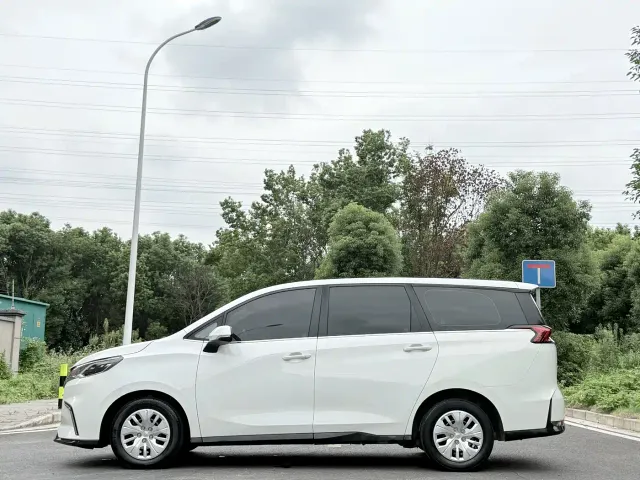Maxus G50 — Фото автомобиля 4