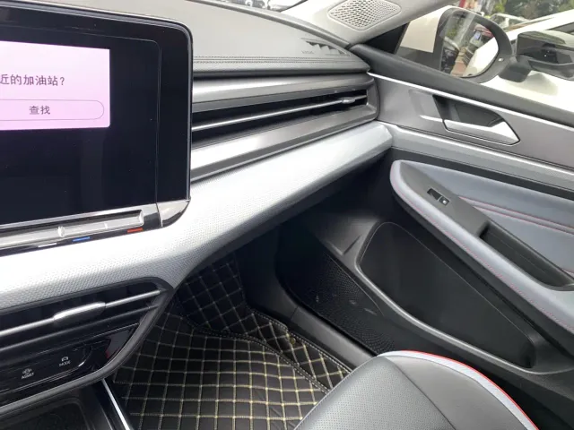 Volkswagen Lamando — Фото автомобиля 10