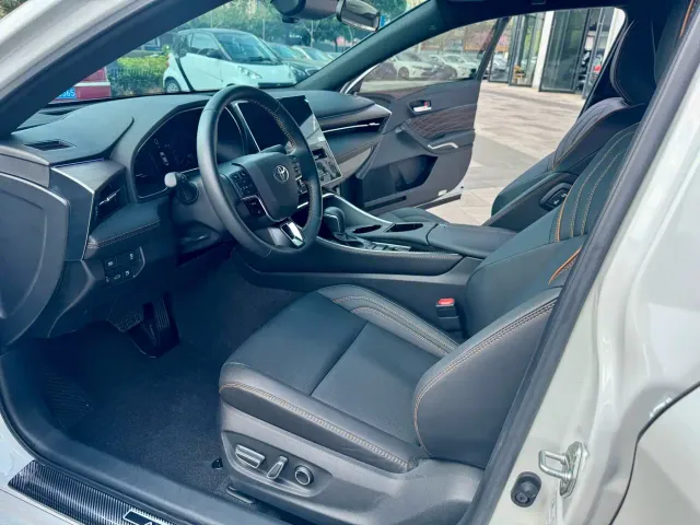 Toyota Avalon — Фото автомобиля 9