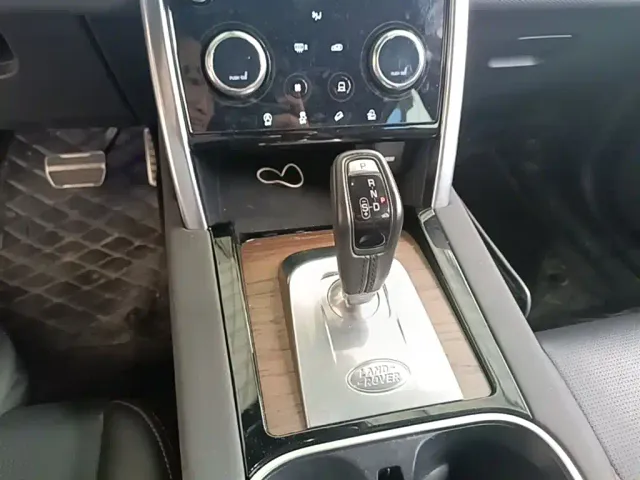 Land Rover Discovery Sport — Фото автомобиля 13