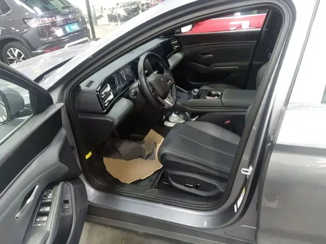 BYD Qin L — Фото автомобиля 14