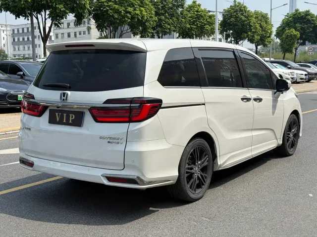 Honda Odyssey — Фото автомобиля 8