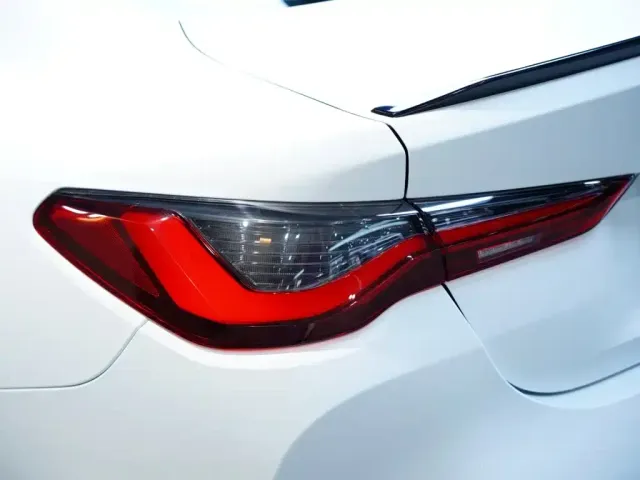 BMW M4 — Фото автомобиля 15