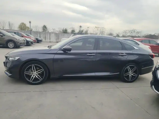 Honda Accord — Фото автомобиля 3