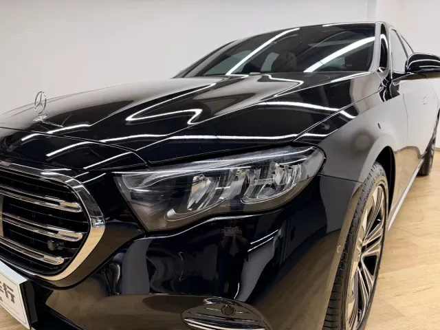 Mercedes-Benz E-Class — Фото автомобиля 7