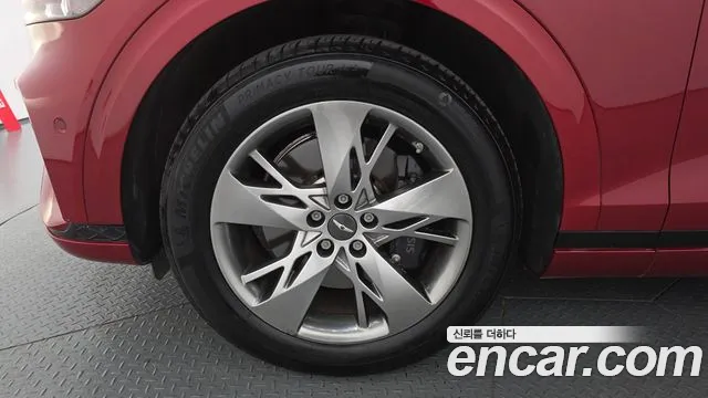 Genesis GV70 — Фото автомобиля 5