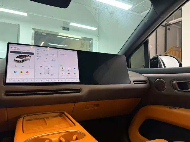 Li Auto i6 — Фото автомобиля 19