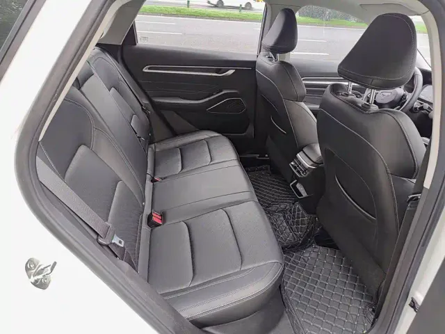 Geely Emgrand — Фото автомобиля 8