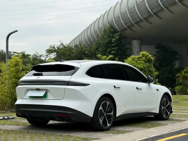 Nio ET5 Touring — Фото автомобиля 7