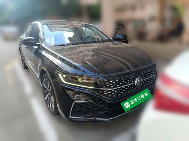 Volkswagen Passat — Фото автомобиля 2