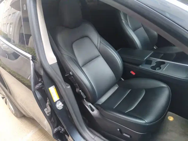 Tesla Model Y — Фото автомобиля 24