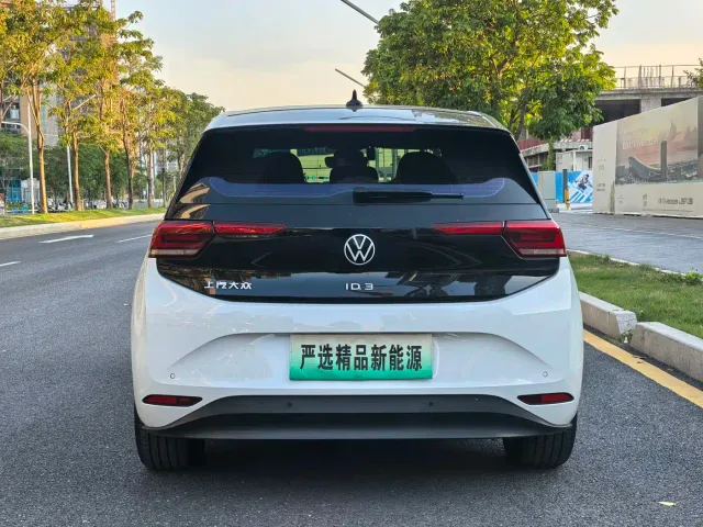 Volkswagen ID.3 — Фото автомобиля 26