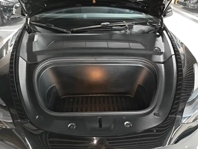 Tesla Model Y — Фото автомобиля 19