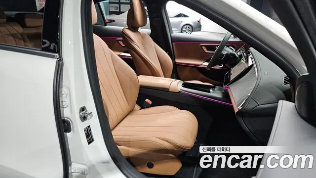Mercedes-Benz E-Class — Фото автомобиля 10