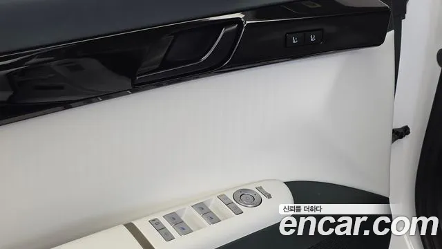 Hyundai Grandeur GN7 — Фото автомобиля 30