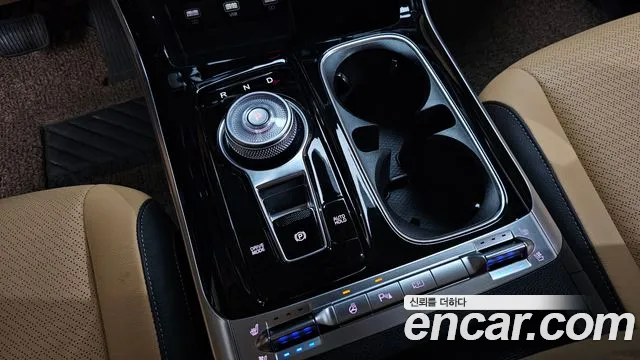 Kia Carnival Generation 4 — Фото автомобиля 12
