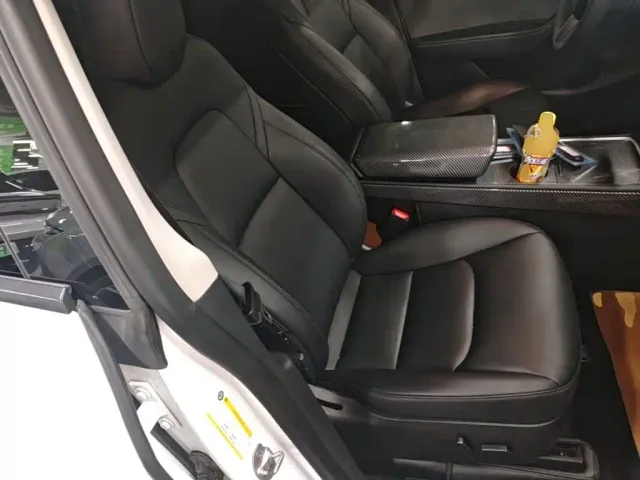 Tesla Model Y — Фото автомобиля 24