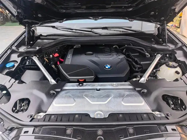 BMW BMW X4 2022 xDrive 25i M Sport Package — Фото автомобиля 17